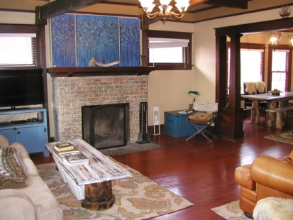 Living Room w Fireplace